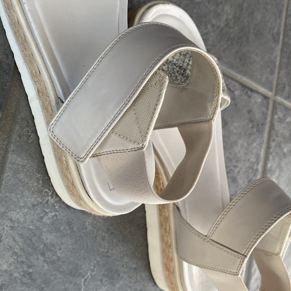 Franco Sarto suede beige flats size 9.5 - Picture 4 of 5